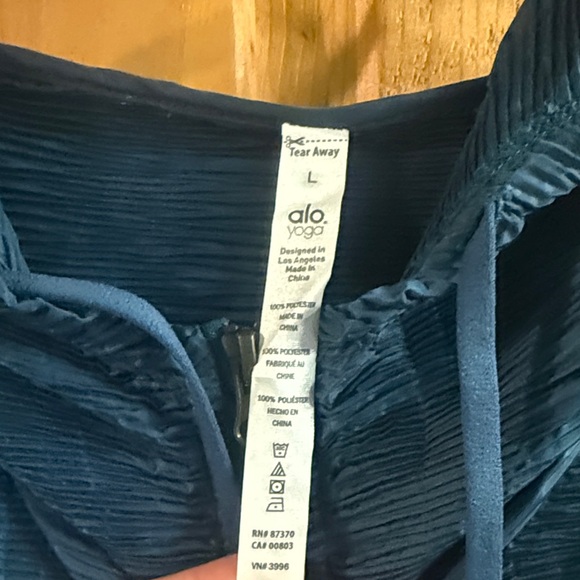 ALO Dynamic Jacket - Picture 3 of 5